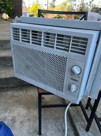 Haier 5000 BTU air conditioner 1