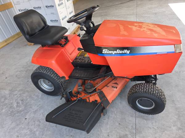 SIMPLICITY BROADMOOR RIDING MOWER 1