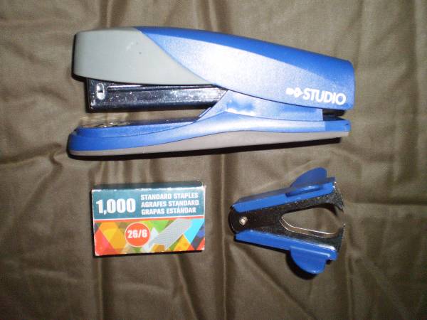 Studio Stapler with Staples and Remover 1
