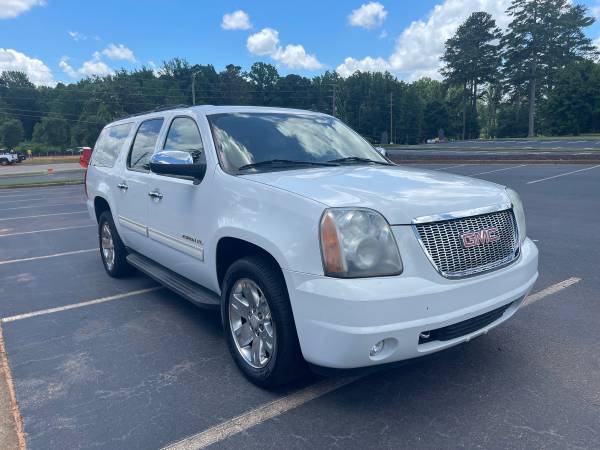 2011 GMC Yukon XL SLT AWD - $5,995 (NORTH ATLANTA)63620736949505124