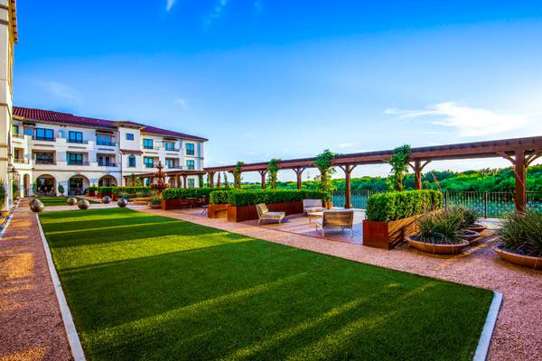 $1,829 / 2br - A New Trendy Apt with Lots of Amenities and Lux Pool! (Plano/The Colony/Frisco)63796375504897122
