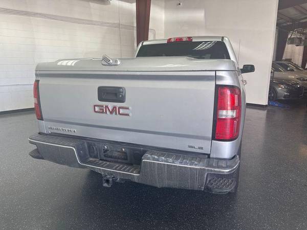2018 GMC Sierra 1500 SLE, de un solo dueño, tracción 4WD, cabina doble, con transmisión automática - $27,484 (+ Bueno/Malo/Sin crédito - ¡No hay problema!)63492441979521123
