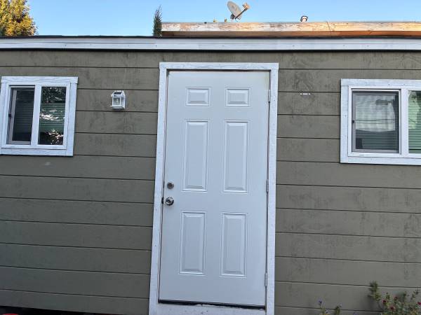 Cuarto y Baño - Separado de la Casa Principal - A 5 Minutos del Centro 1