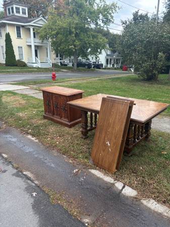Table and bar 1