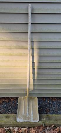Long Handle Aluminum Scoop/Grain Shovel 1
