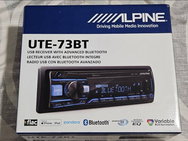 UTE-73B Alpine car stereo 1