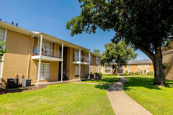 $1,149 / 2br - 850ft2 - On-Site Management Team, On-Site Laundry Facility (12221 Fleming Dr, Houston, TX)63924044014082121