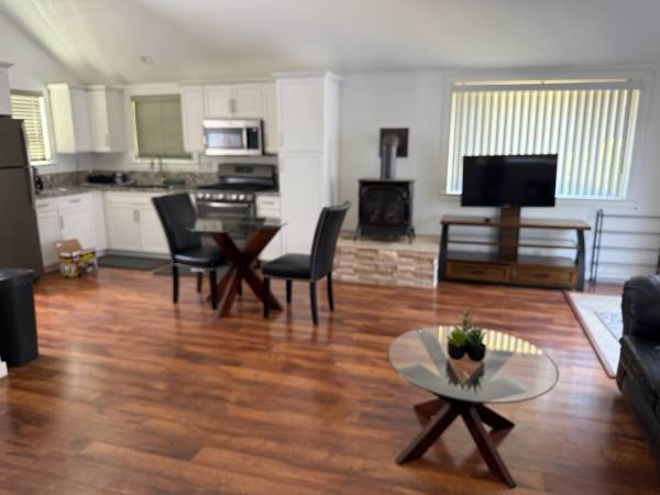 $900 / 1 dormitorio - Estudio-casa tipo cabaña de CSUC (Chico)