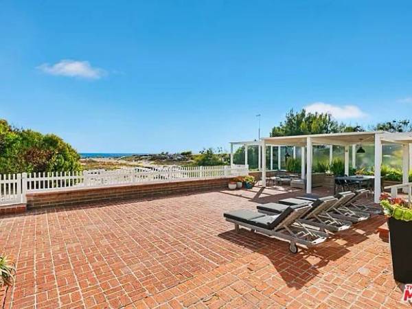 $1 / 4br - 3882ft2 - 55ft Ocean Frontage! Now Avail Sept 29 - Oct 4, Oct 11 -18 (Broad Beach Rd - Malibu - CA)63700880659713121