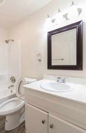 $1,825 / 2br - ¡$1000 DE DESCUENTO, CASA ABIERTA! ¡Greentree Apts! Hermoso departamento 2x1, ¡A/A! (El Cajon)63701665585539124
