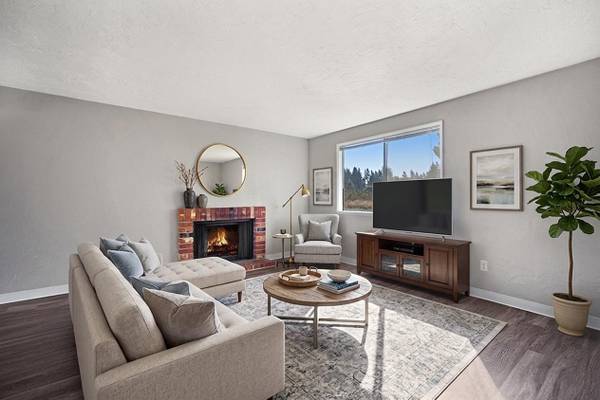 ✨ Spacious + Fenced Patio | Two-Story Townhouse 1