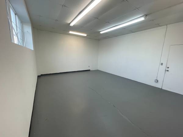 $985 / 375 pies² - Estudio de arte en Alhambra con ventanas, estacionamiento gratuito y seguro (Alhambra)63366780745091121