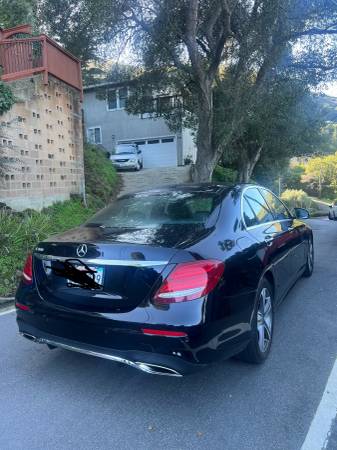 Excellent 2019 Mercedes E300 with low miles black - $24,900 (south san francisco)63477625393027123