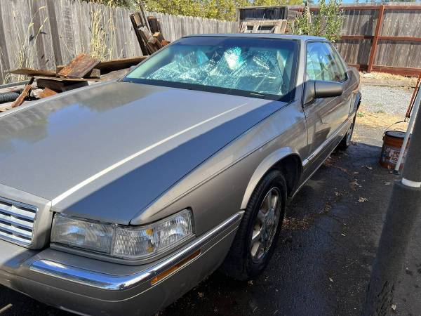 2000 CADILLAC ELDORADO ESC 1