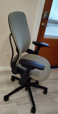 OFFICE CHAIRS STEELCASE LEAP V2