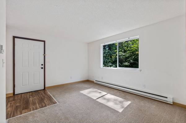 $1,295 / 1br - Enjoy a beautiful, secluded home within the friendly Timberlake duplex (Lacey)63874306684673124