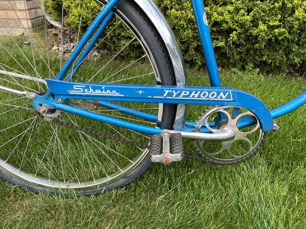 Vintage Schwinn Typhoon Men's Single Speed Cruiser Bike Blue 1966 - $275 (Traverse City)62960128024323122