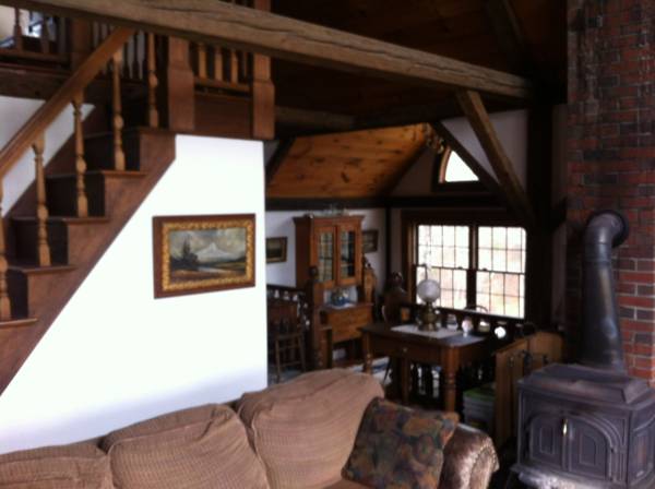 $1,600 / 2br - 1500ft2 - Beautiful Fully Furnished Barn home (East Barre)63784706713729124