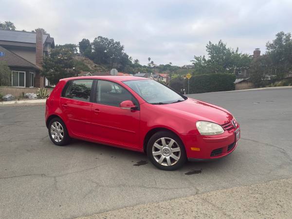 Volkswagen Rabbit rojo 2009 - $2,225 (University city)63624731892099120