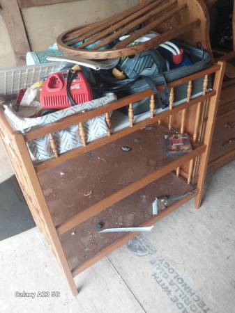 9 drawer dresser -- changing table -- nik-knack 1