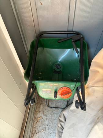 push seed spreader 1