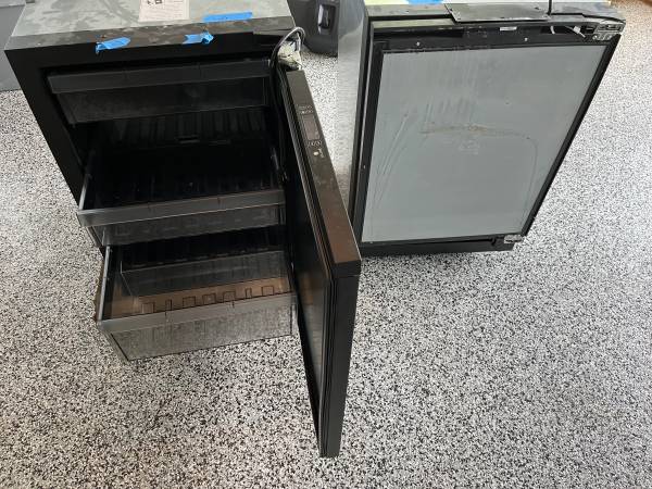 Under cabinet Refrigerators 1