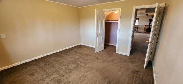 $1,150 / 1br - 1300ft2 - Spacious Lower Level with Mountain Views (Florence)63657027260035122