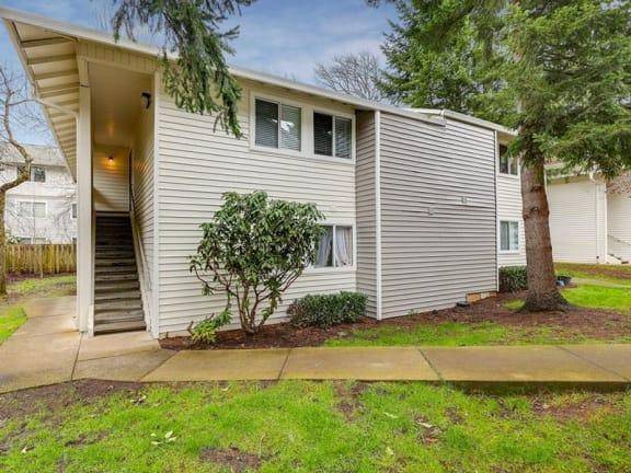 $1,464 / 2br - 985ft2 - Pisos Laminados con Estilo de Madera, Ventiladores de Techo, Lavadora y Secadora de Tamaño Completo (West Gresham - Highland)63672671188483123