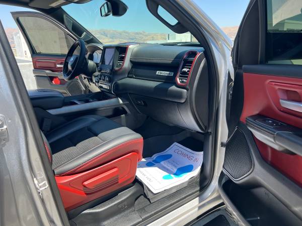2019 RAM 1500 REBEL 4X4 - Photo 8