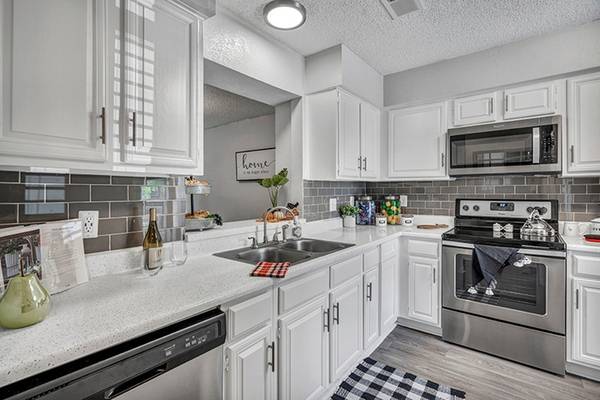 $1,788 / 2br - 1278ft2 - 2 bedroom, Laundry Facility, Located in Irving (3701 N O'Connor Rd, Irving, TX)63796327799171121
