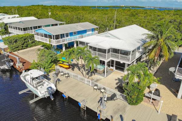 $195 / 2br - Canal-front home with private dock, hot tub, water views, kayaks, & deck (Key Largo, FL)63923415617923120
