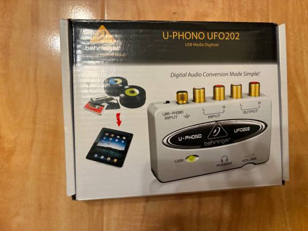 BEHRINGER: U-Phono UFO202 Audiophile USB/Audio Interface 1