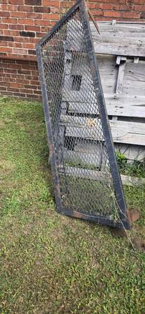 Headache rack/window protector for full size pickup 1