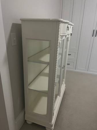 Bookcase/Doll cabinet 1