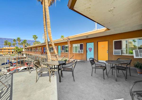 1 BD, Laundry Facility, BBQ/Picnic Area 1