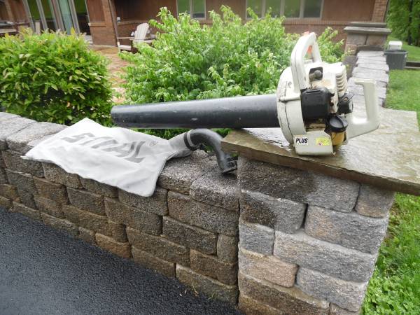 Stihl BG72 Leaf Sucker,  Gas Powered 1