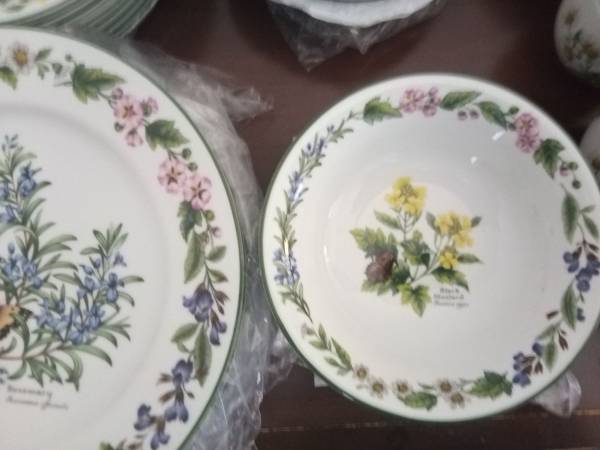 Worcester Herbs 46 piece - household items - by owner - housewares