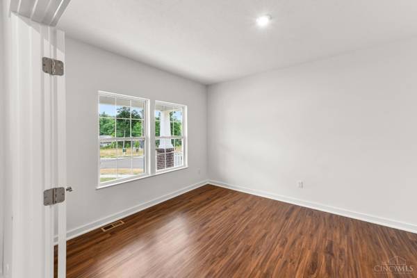 $594,990 / 4br - 2964ft2 - ¡Construcción nueva lista para mudarse en el oeste! (Cleves)63974613246082121