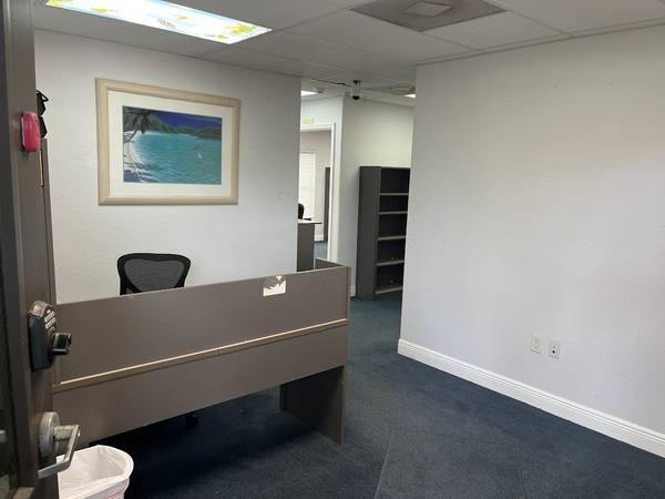 $1,650 / 900ft2 - OFICINA AMUEBLADA DE 4.5 HABITACIONES (Cape Canaveral)63846409516163121