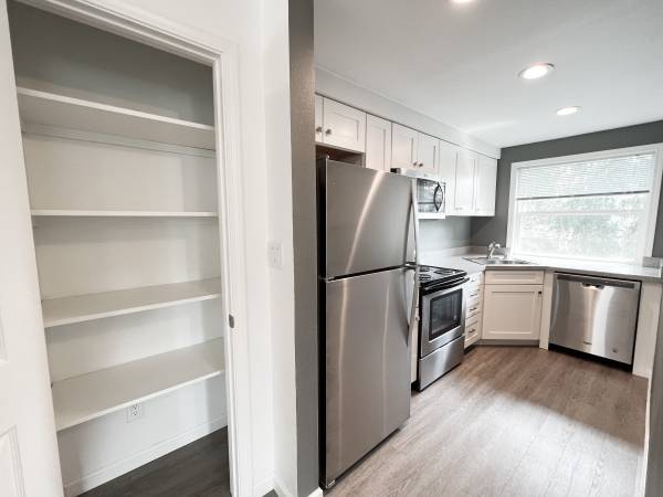 $1,500 / 1br - 624ft2 - Second Floor, MOVE-IN READY, Indoor Pool & Sauna, Cat Friendly! (Bellingham)63920959803138121