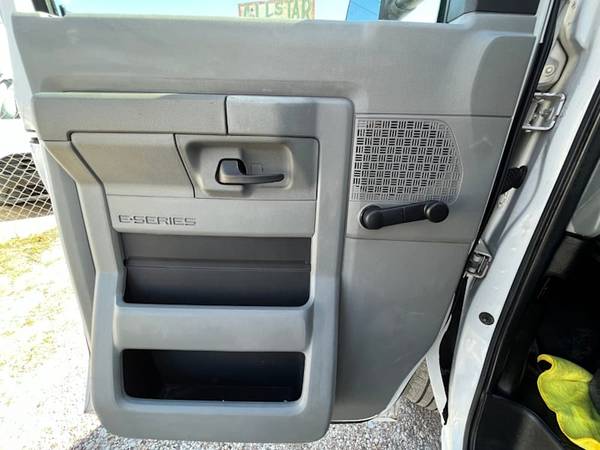 2015 Ford 14' - Photo 14