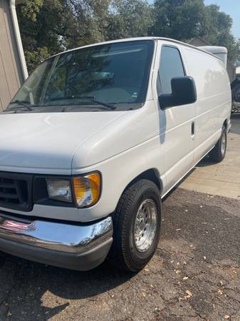 2003 Econo line 150 1