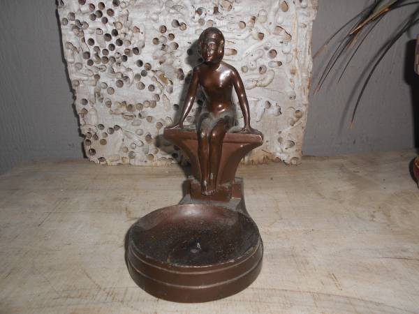 Art Deco Flapper Dresser Jewelry or Change Dish 1