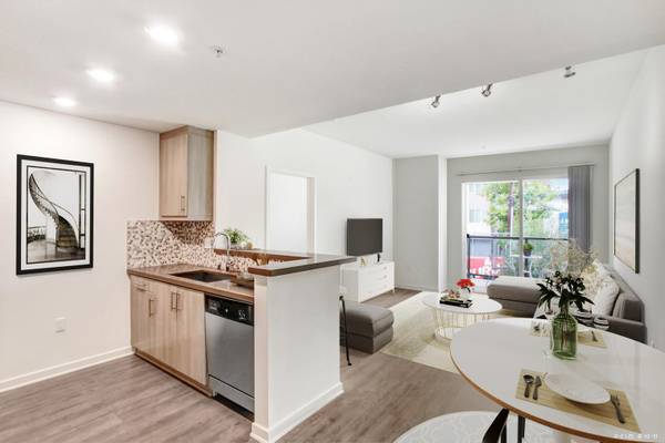 $3,275 / 2br - 977ft2 - HOLLYWOOD Luxury 2 Bedroom 2 Bath + Lounge + SPECIALS (Hollywood)63701148683267124