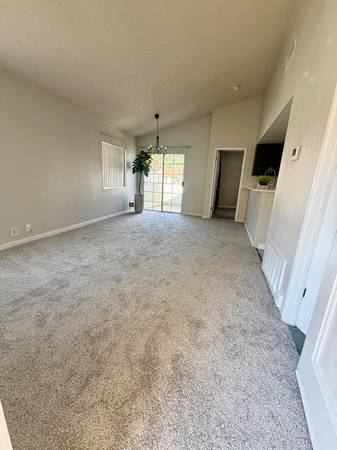 $2,600 / 2br - 752ft2 - Lovely Eastlake condo (Eastlake Chula Vista)63775698123649122