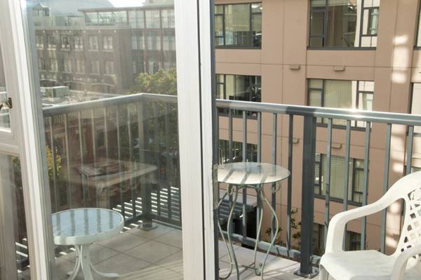 $2899.00 / 1br - 810ft2 - Hermoso condominio amueblado de 1 habitación-1 estudio, Gaslamp63878474926465122