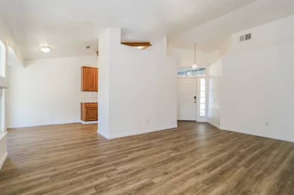 $1,500 / 3br - 1240ft2 - STAY IN PARADISE (Elk Grove)64043493181825123
