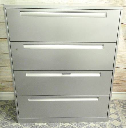 Steelcase - 4 Drawer File Cabinet w/ Folder Rails and KEY - Delivered 1
