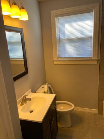 $700 / 3br - 1564ft2 - One Bedroom Available For Rent (Murray Hill)63377665377283122
