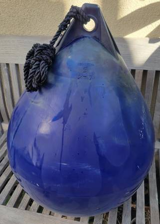 Polyform A4 Buoy / Fender 1